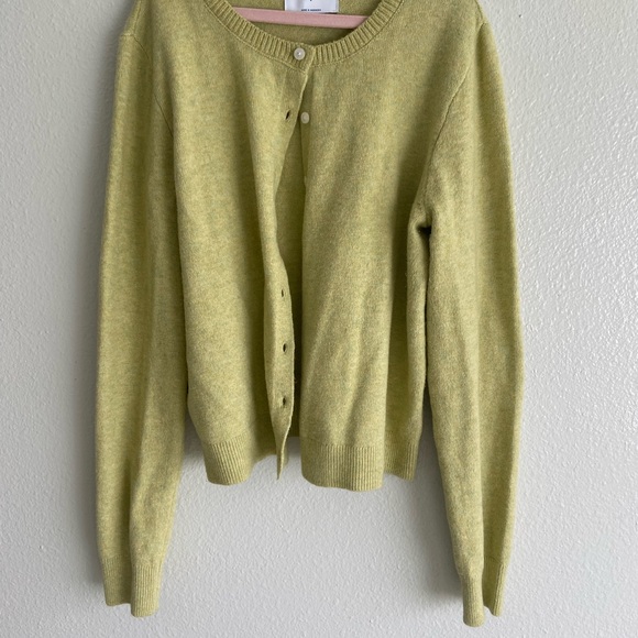 Women's Yellow Sweater - Picture 1 of 4